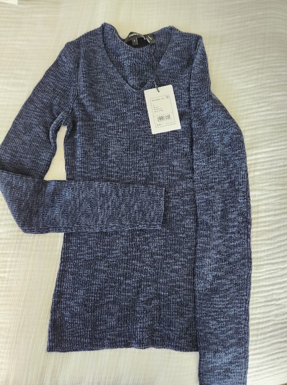 Theory Women's V-Neck Sweater in Marled Navy